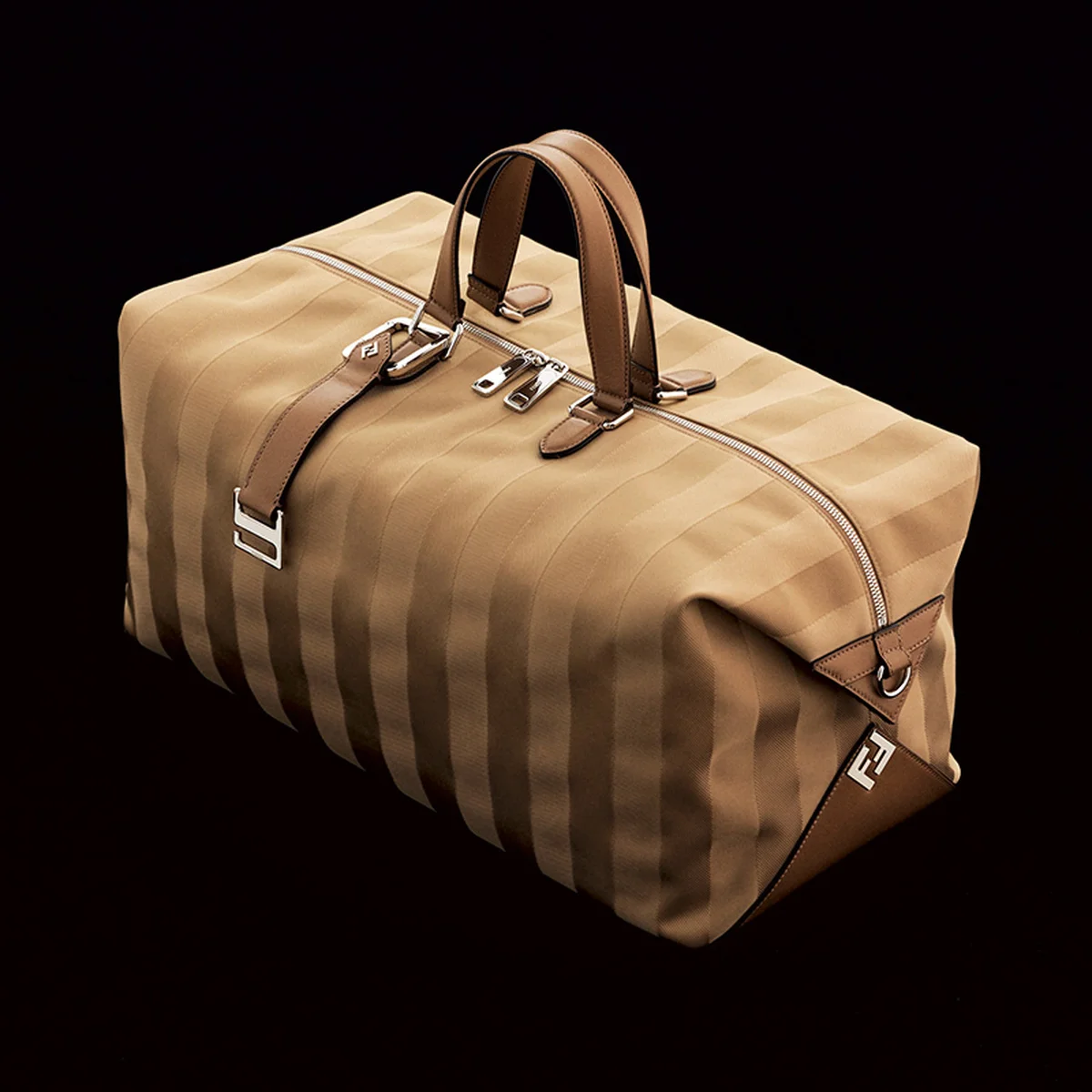 【FENDI】レトロ／フューチャーな旅バッグ「フェンディ ルイ ダッフル」