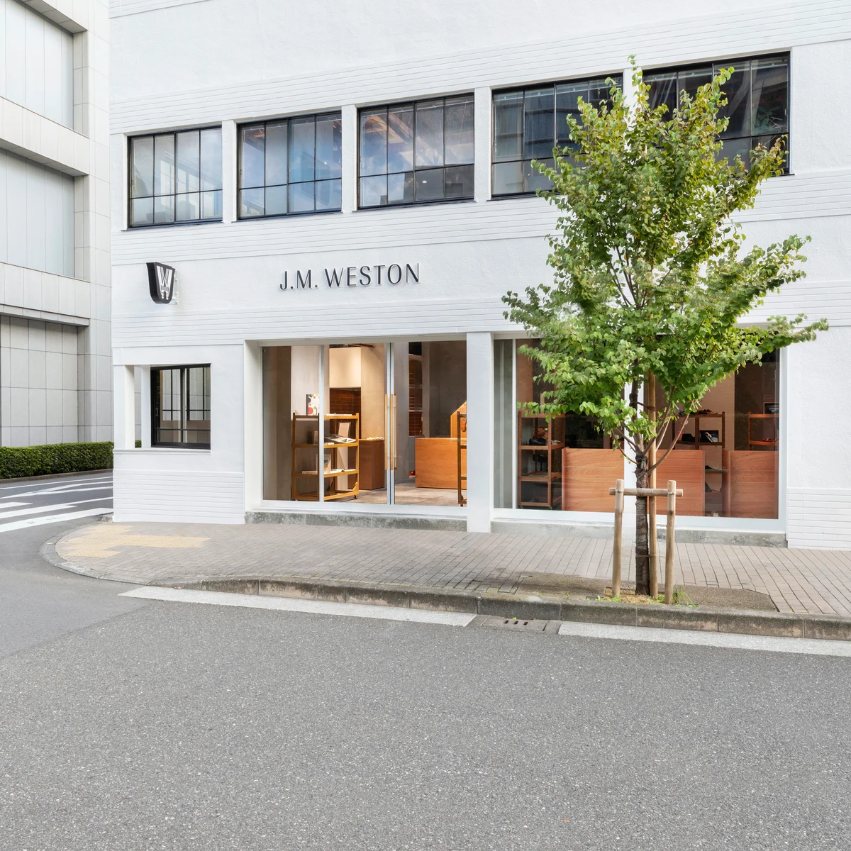 【ジェイエムウエストン】ヴィンテージの靴から名品ローファーの限定モデルまで。「J.M. WESTON ATELIER」が日本橋浜町エリアにオープン