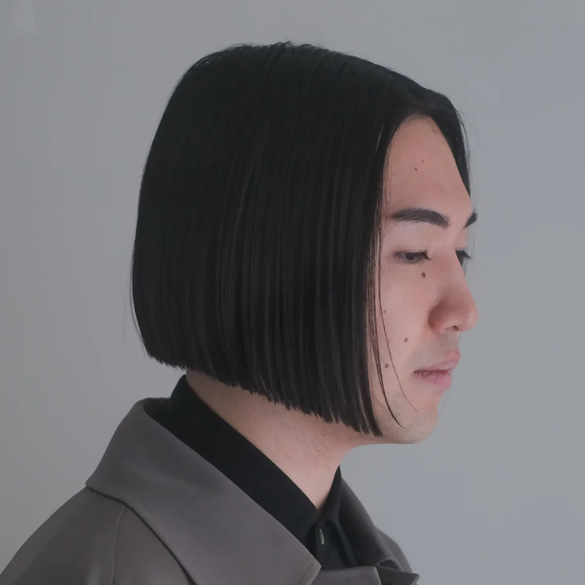 「前下がりのラインでモードな雰囲気を引き出す」