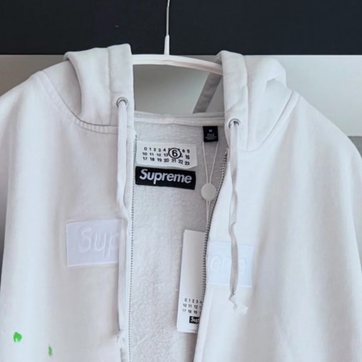 【シュプリーム×エムエム6 メゾン マルジェラ】即完売コラボを運良くゲット。「買ってよかった」ボックスロゴパーカ