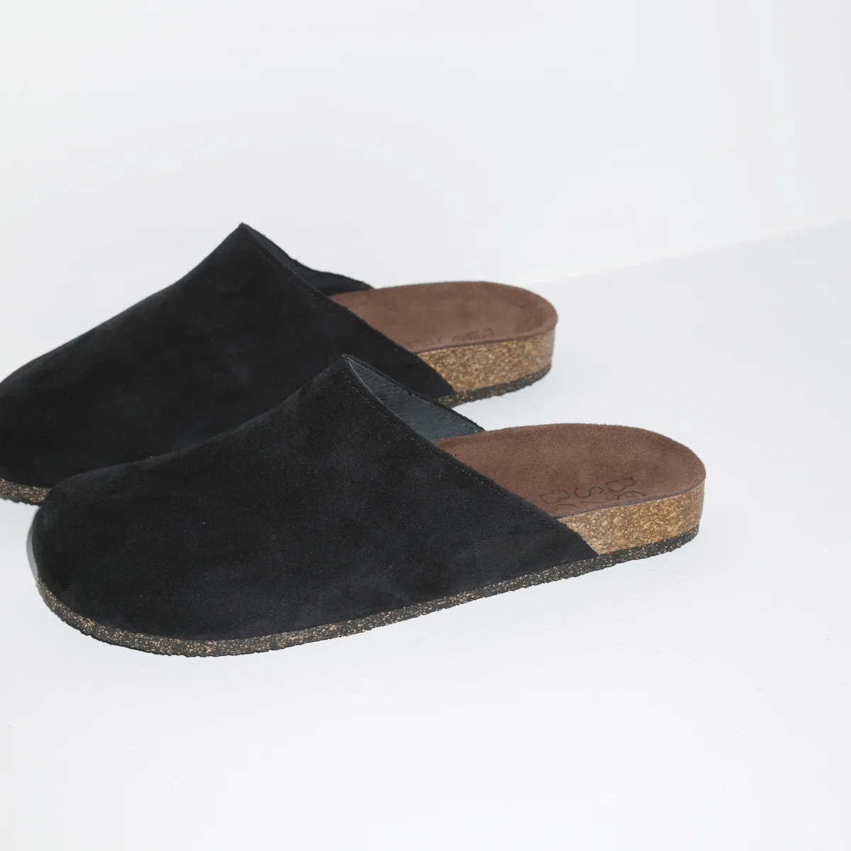 Mai Tai × BOSABOのスエードサンダル