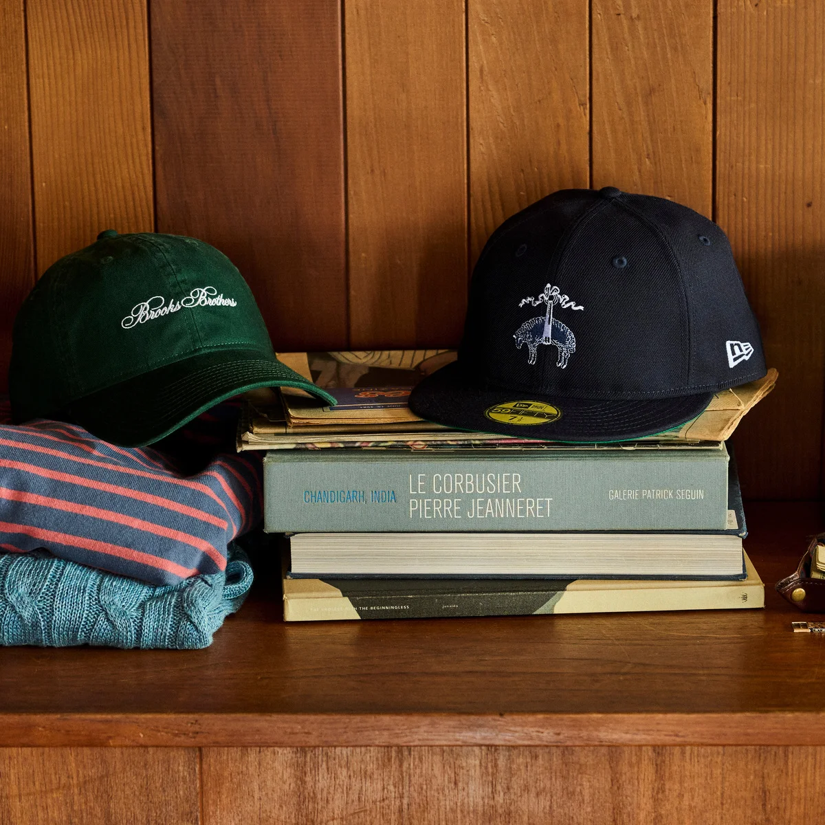 【ブルックス ブラザーズ × ニューエラ】米国老舗2ブランドが初タッグ。アメトラに効かせるベースボールキャップが登場