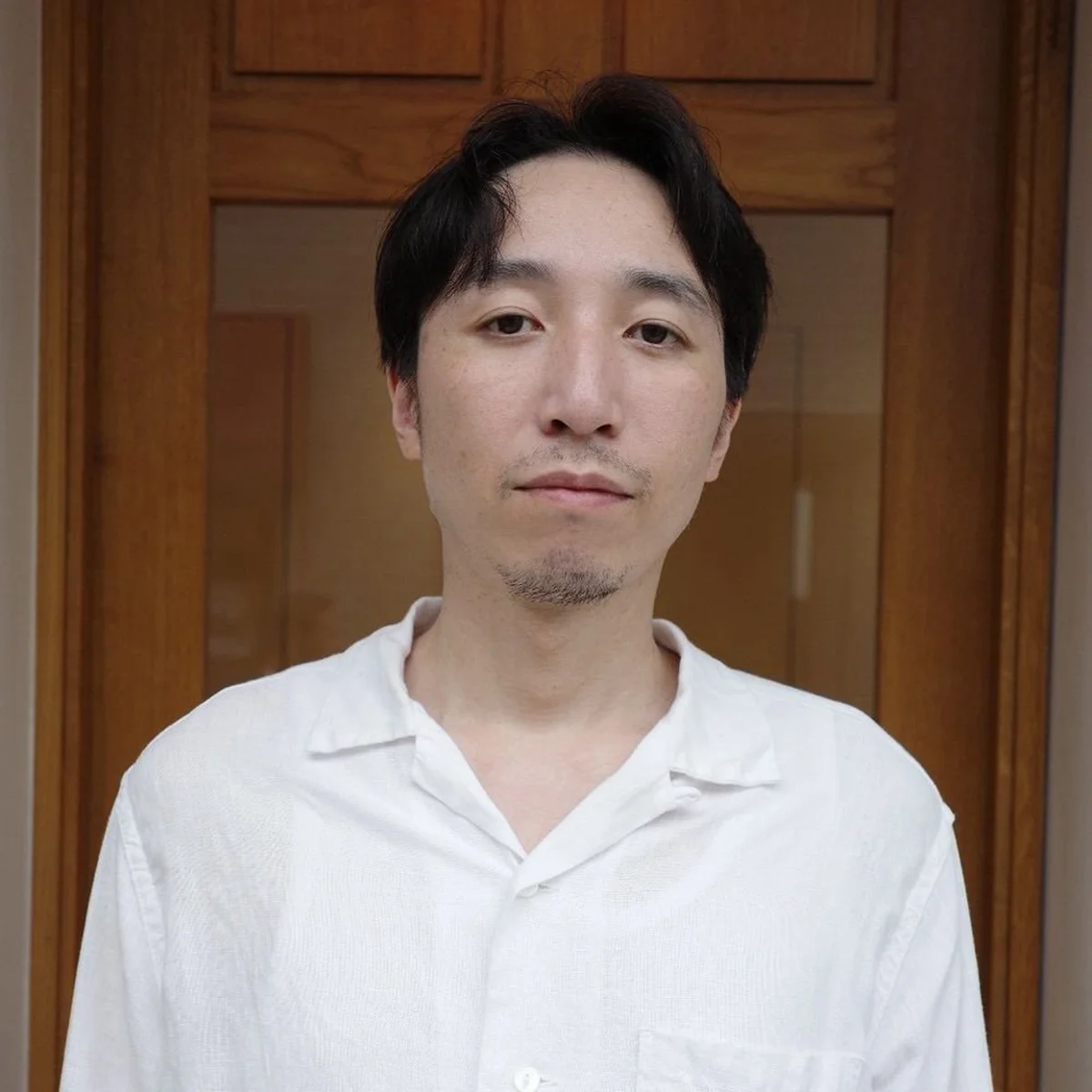 ペタッと見せない、大人のセンターパート