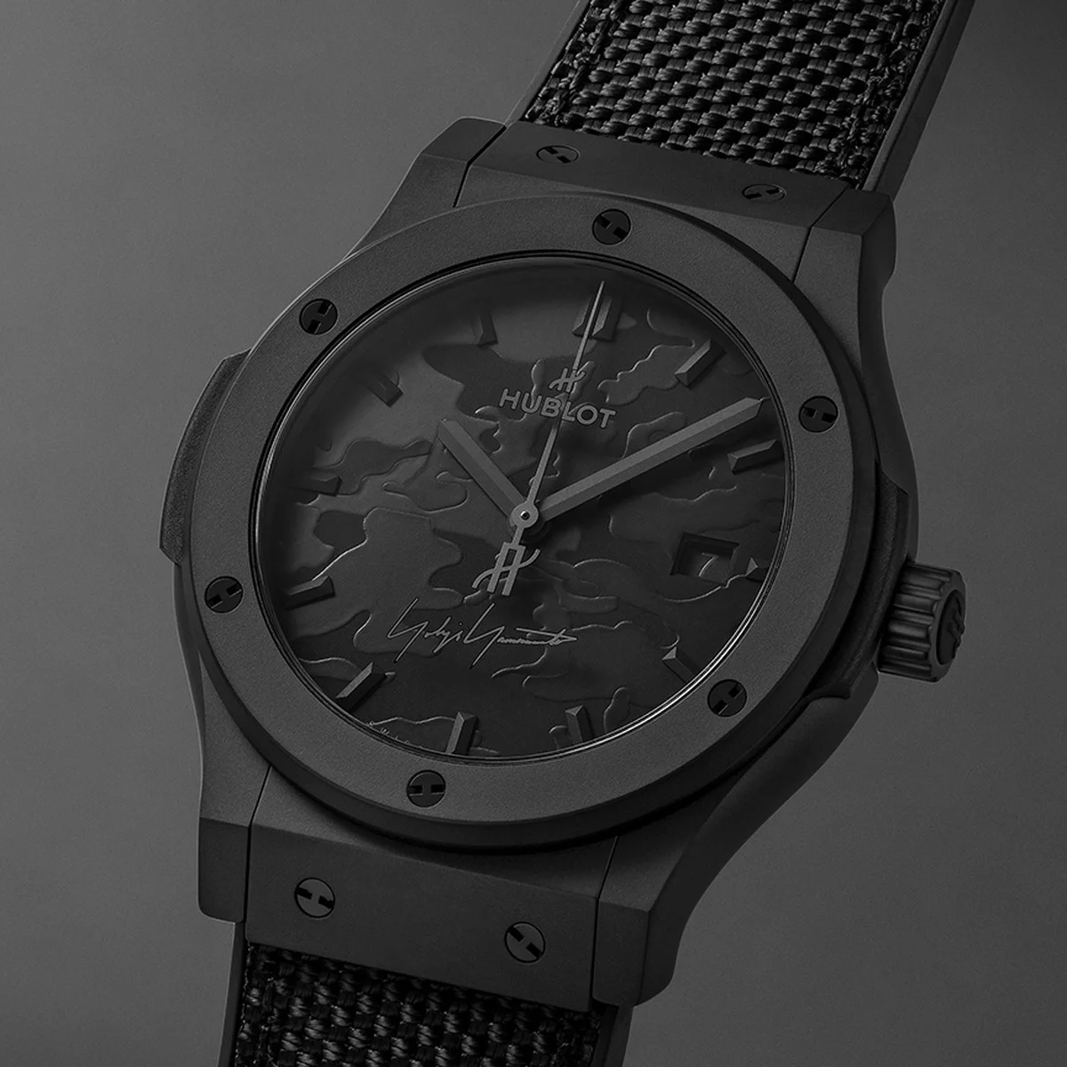 【黒好きの大人が買うべき腕時計】ウブロとヨウジヤマモトによる4度目のコラボ「オールブラック カモ」が秀逸すぎる！