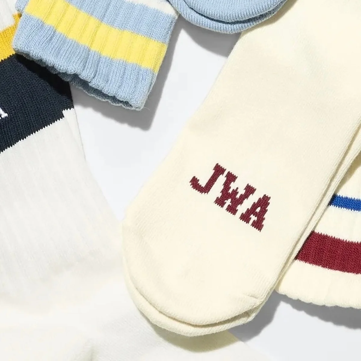 【大人のユニクロ】「ユニクロ アンド JW アンダーソン」2026年春夏メンズ全部見せ。完売必至アイテムはどれ?【2月27日発売】