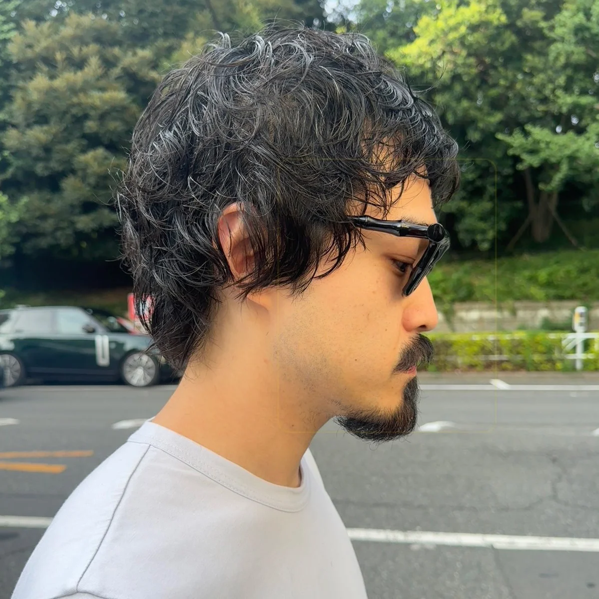 「サイドとバックはあえて重く残す」