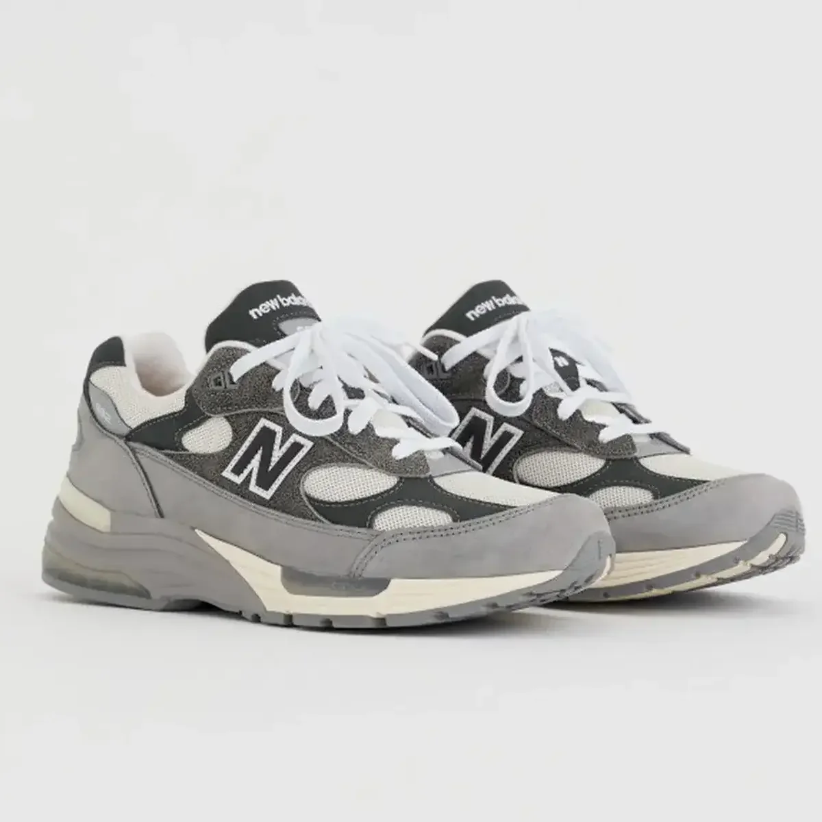 【差がつく大人のニューバランス】今シーズンだけの「990v4」「992」「1300」が続々登場。Made in USAの春夏コレクションを見逃すな！