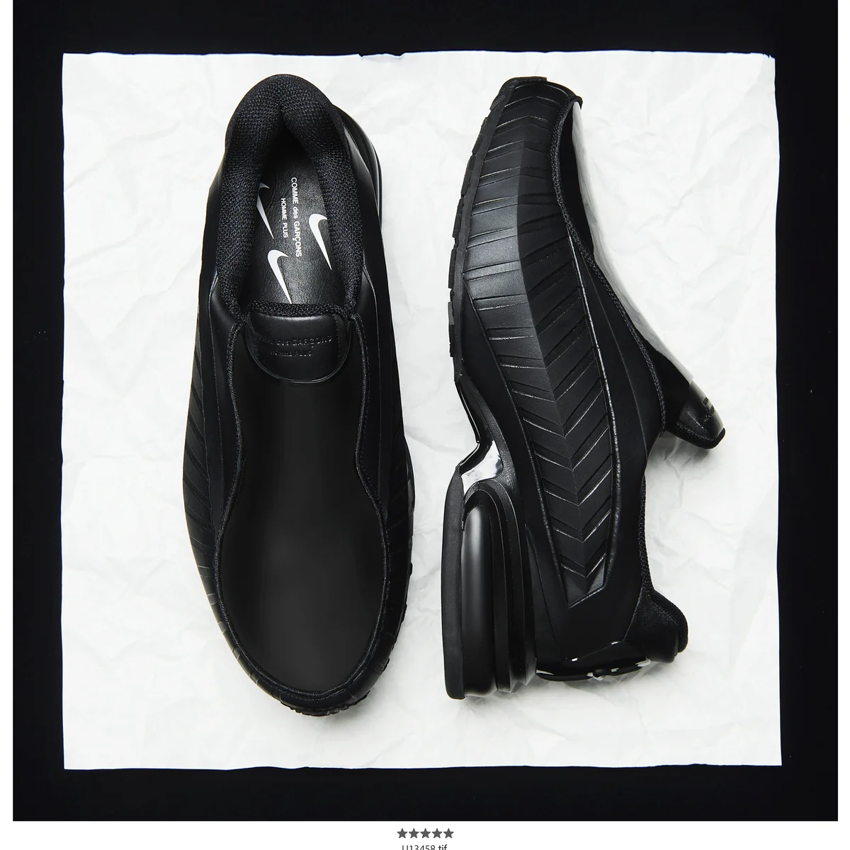 【ナイキ×コム デ ギャルソン】25年を経て時代が追いついた。漆黒の「ナイキ エア マックス ドルチェ」【大人がこのスニーカーを買う理由｜小澤匡行】