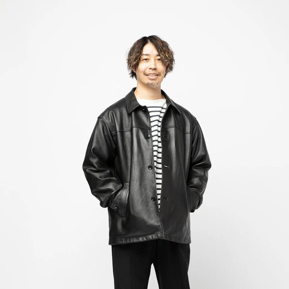 ラフな着こなしをオールデンで品よく締める