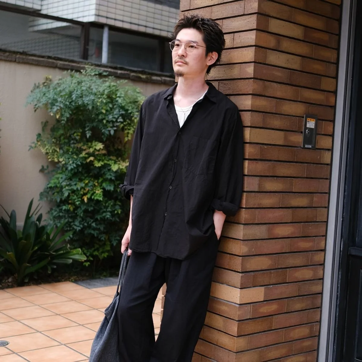 直毛の硬さを、洒落た動きに変える