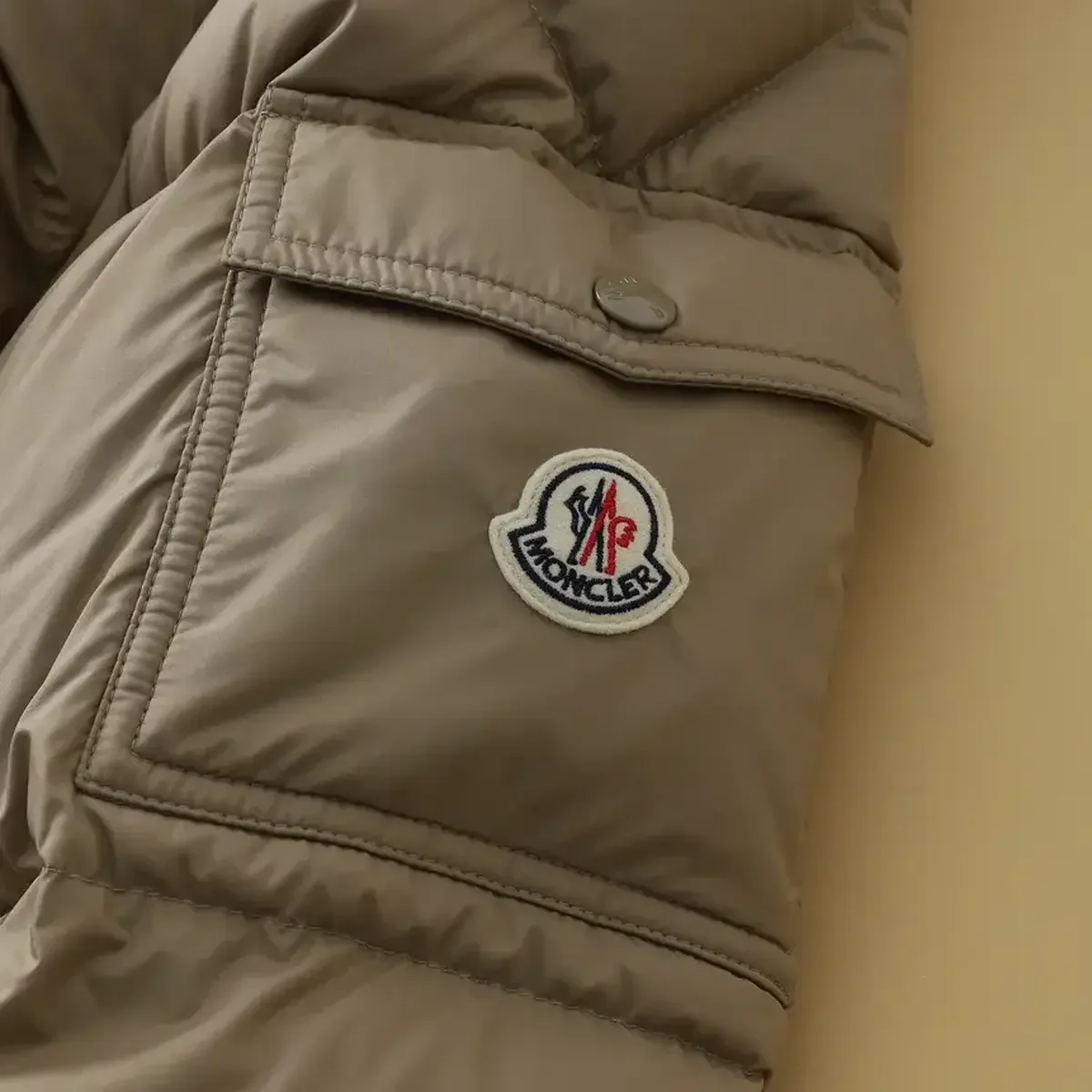 【大人のダウン】モンベル、モンクレール、ナンガ... 暖かくて雨にも強い。この冬選ぶべき「撥水・防水ダウン」6選