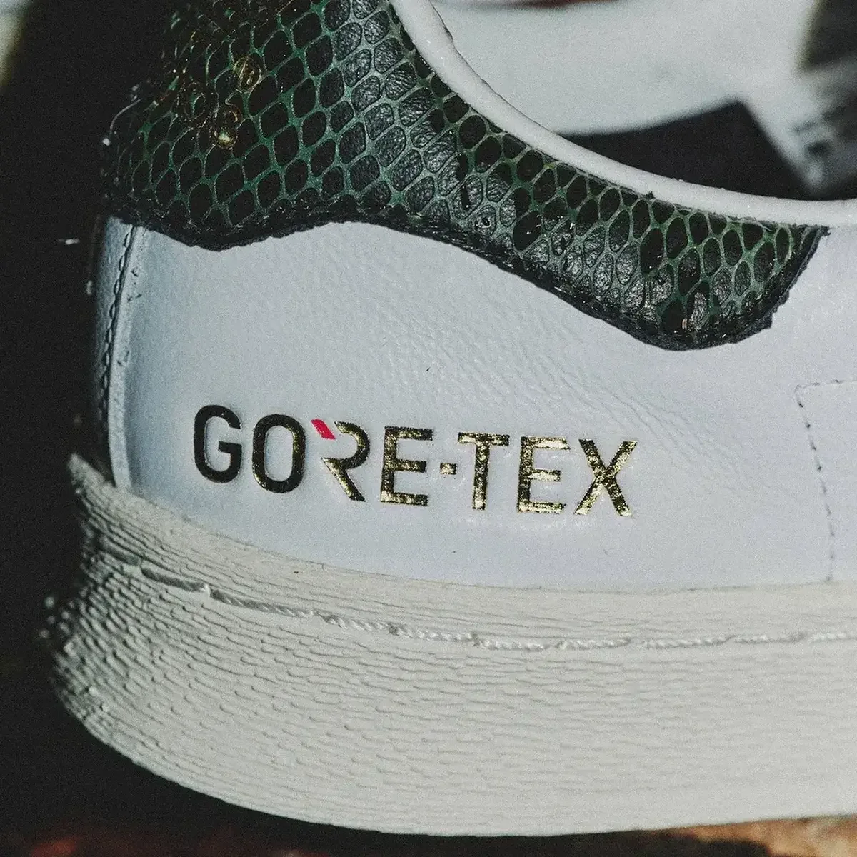 【大人が買うべき「アディダス」スニーカー】ひと味違う「スーパースター」「スタンスミス」「サンバ」を狙え。この冬の「コラボ・別注モデル」3選