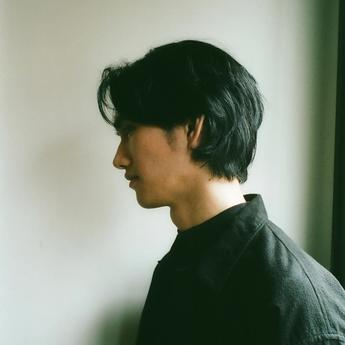 「白髪は地毛に近い黒に染める」