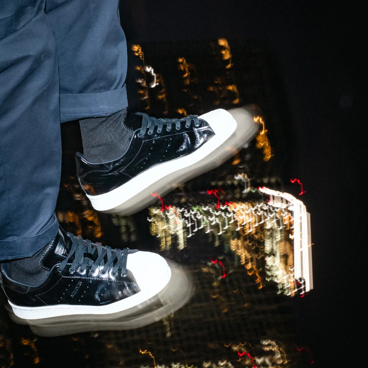 【差がつく大人のアディダス】名作「スーパースター」と「スタンスミス」のいいとこどり。「スーパースタン」が復活