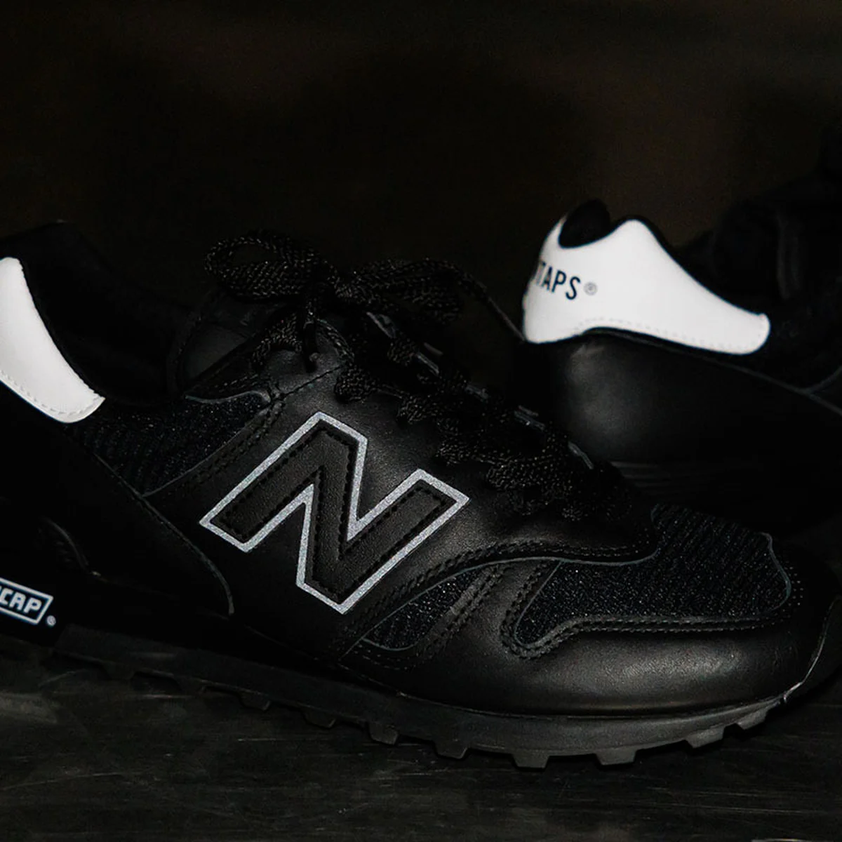 【差がつく大人のニューバランス】Made in USAの黒い「M1300CL」は完売必至。「ダブルタップス」とのコラボスニーカーが2月20日先行発売 