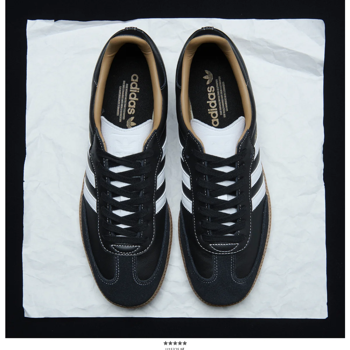 【差がつく大人のアディダス】白ステッチが映えるシックな別注「黒サンバ」【大人がこのスニーカーを買う理由｜小澤匡行】