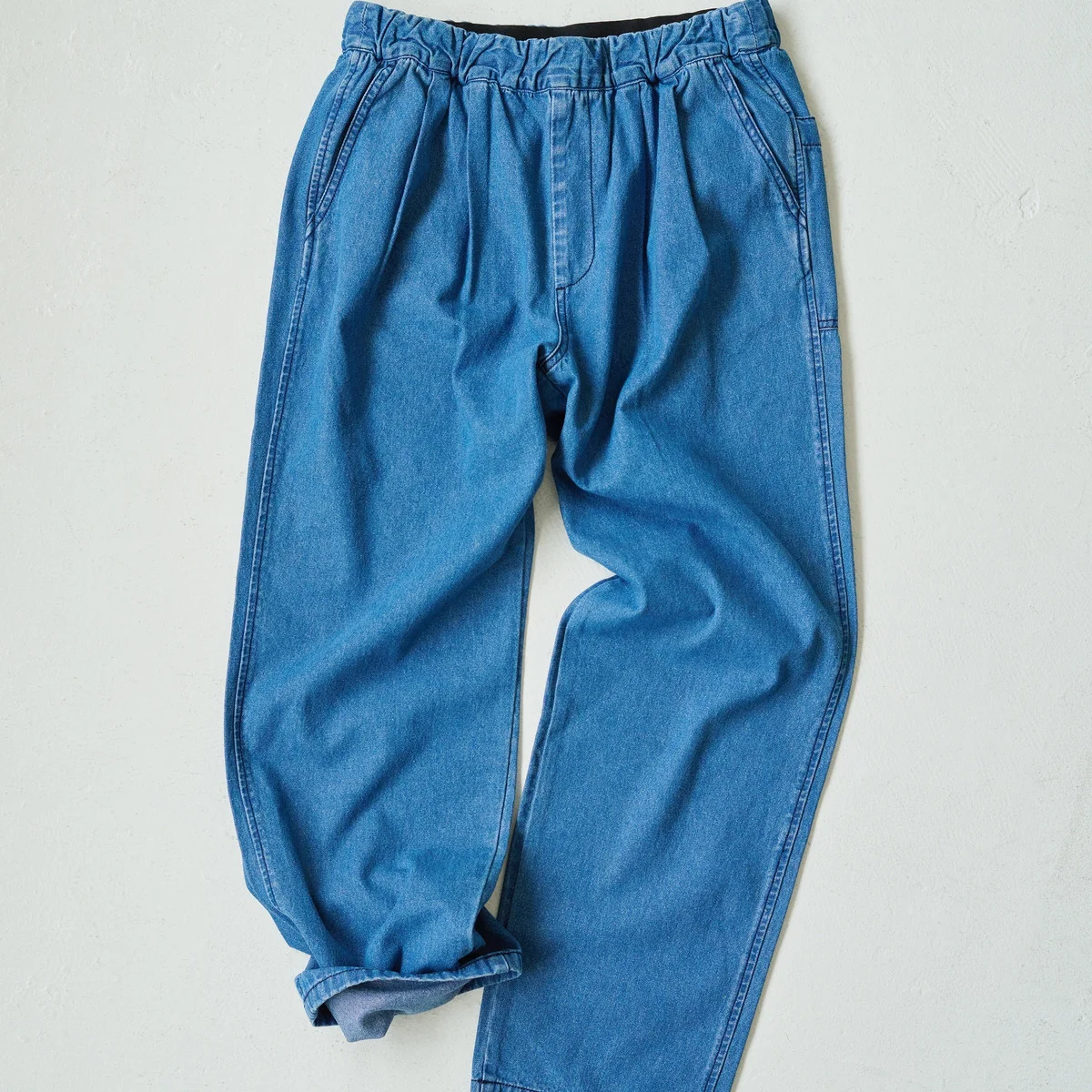 【大人のコスパな夏パンツ】9,000円以下で買える全10型。「ユニバーサルオーバーオール」のCHILL PANTSをチェック