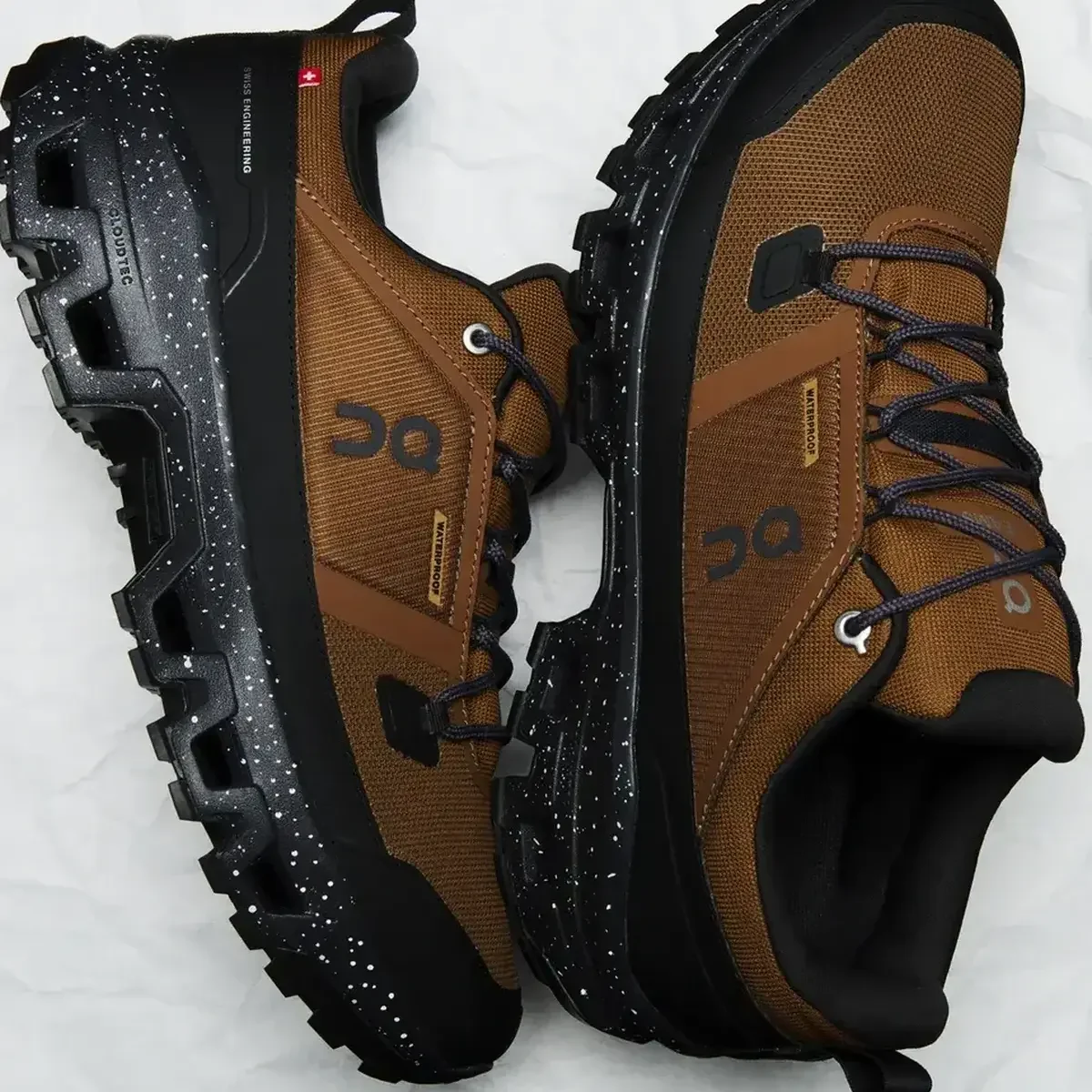 【大人が選ぶべきスニーカーは「茶色」】アディダス、オン、ミズノ... プロが厳選。黒、白よりおしゃれな「ブラウン」スニーカー6選