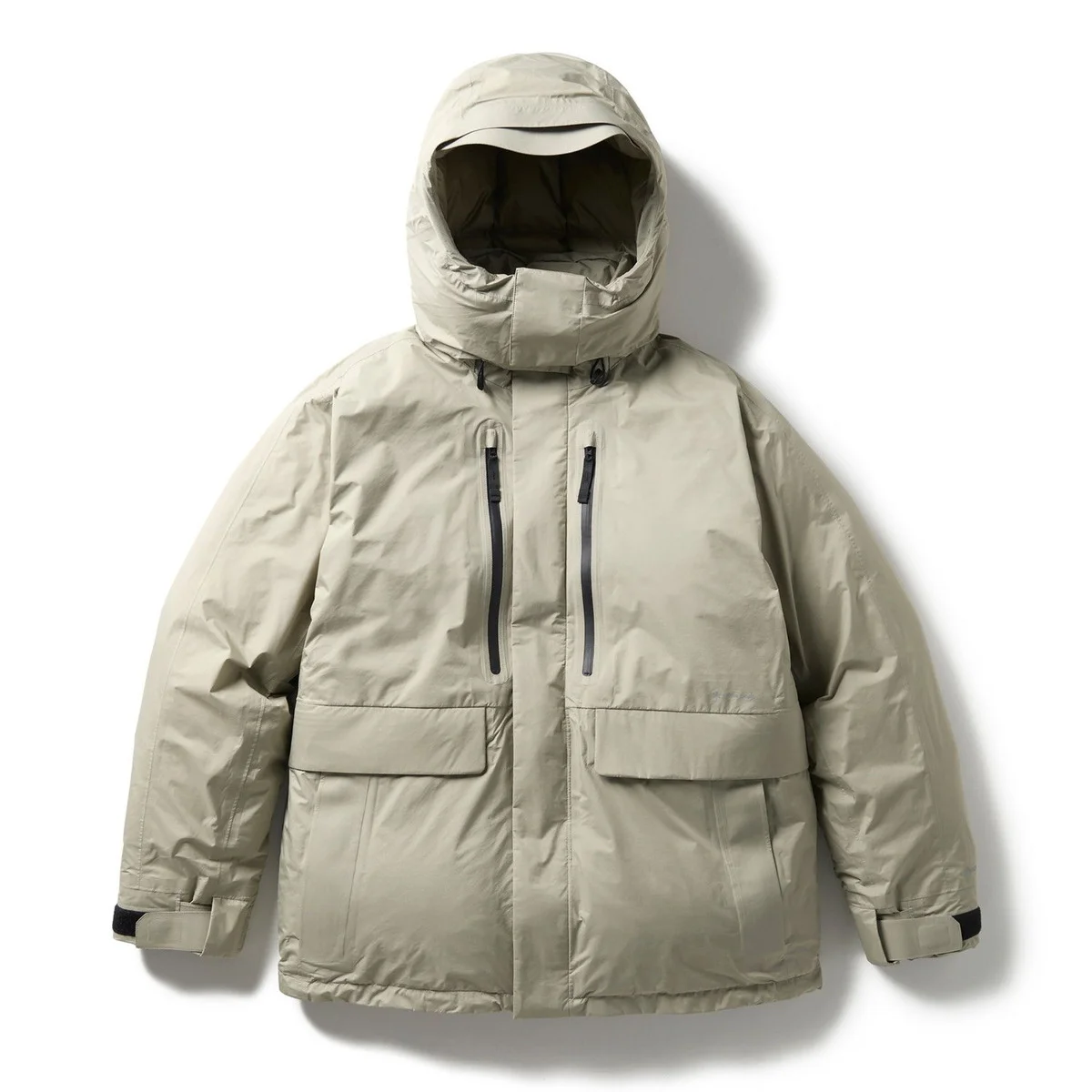 【大人の先取りダウン】ゴアテックス仕様の「スノーピーク」新作は、雨にも雪にも強い全天候型