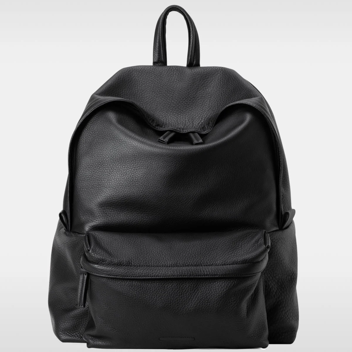 【オンオフ使える大人の黒リュック】シンプルかつ上品。「objcts.io」のレザーデイパックが欲しい！