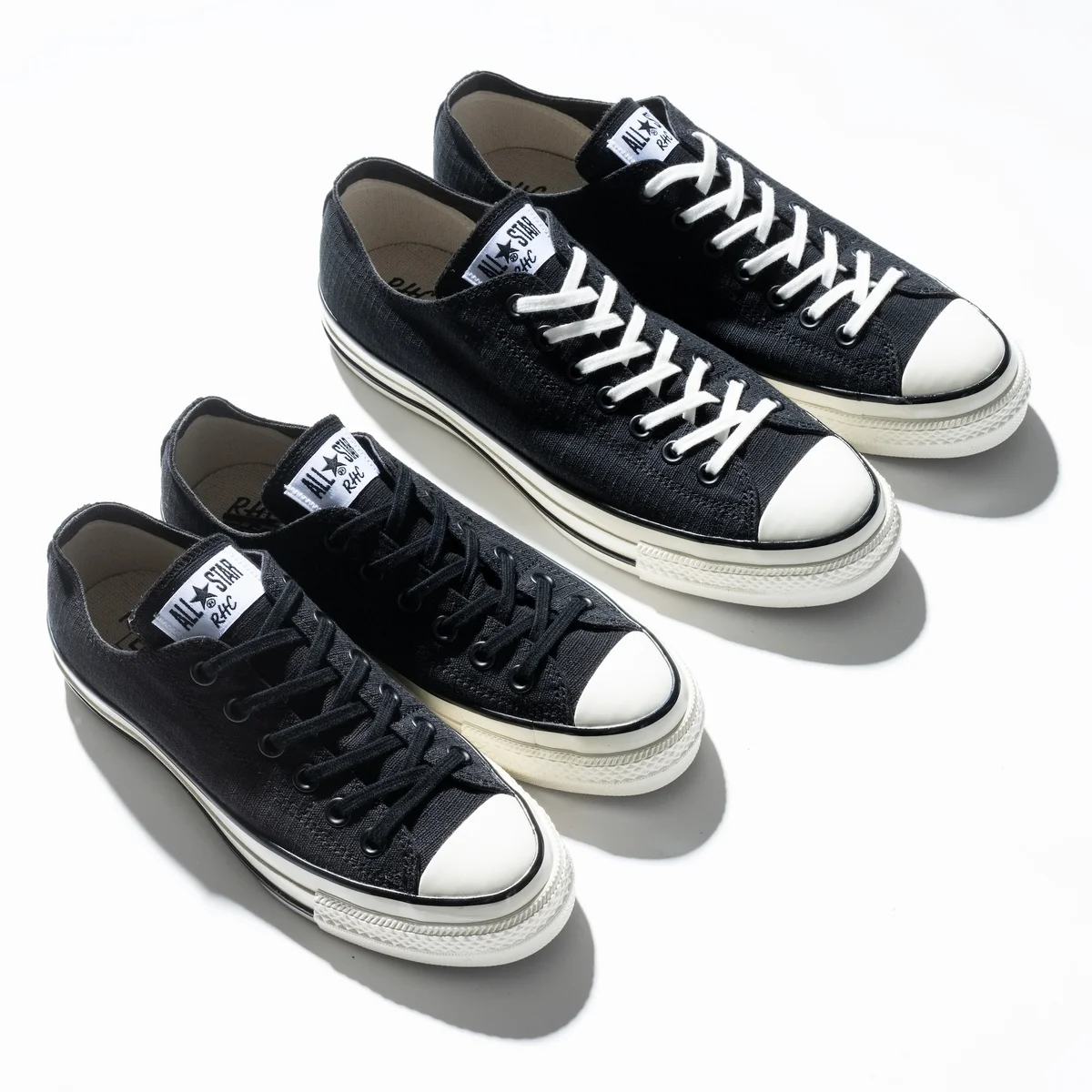 【差がつく大人のコンバース「オールスター」】黒スニーカーの絶対定番を「RHC ロンハーマン」別注で更新する