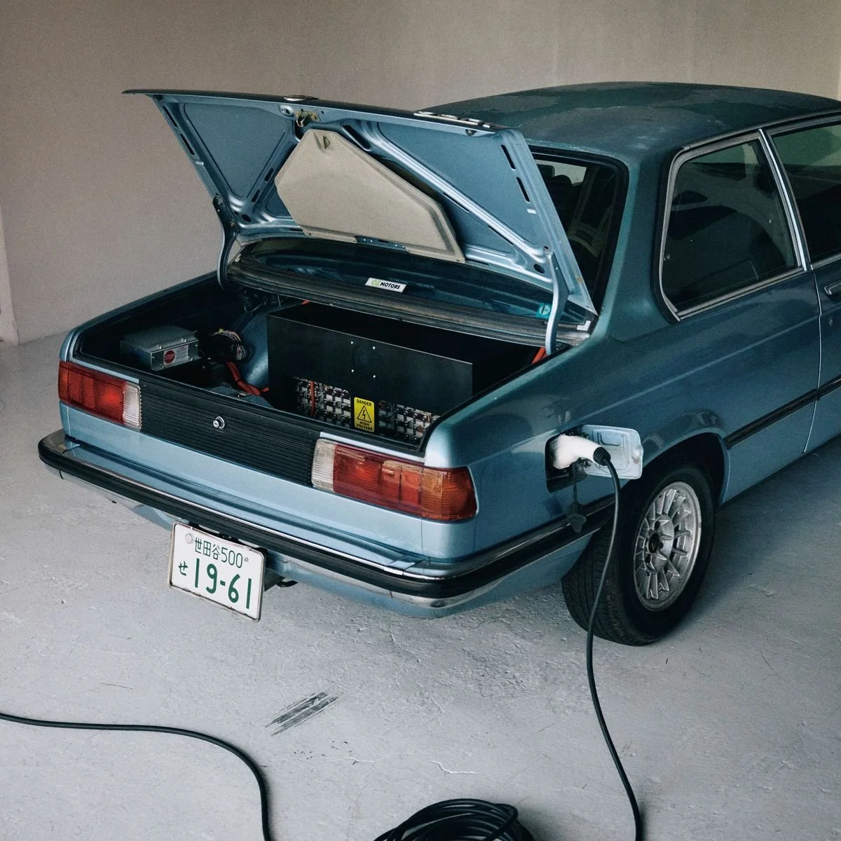 BMWのコンバートEV「この見た目で音がしないってEVよりも亡霊を信じましたよ」｜こ、これは、ヤバい！【長谷川昭雄「男子自身」拡大版】