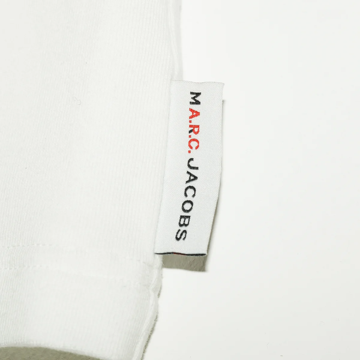 A.P.C. × MARC JACOBSの“THE CARTE ORANGE T-SHIRT”