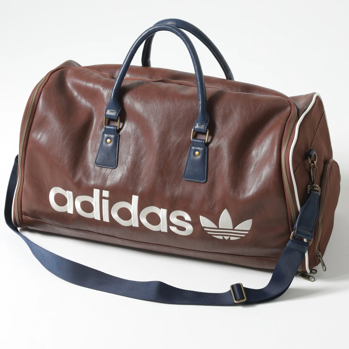 adidas golfのボストンバッグ