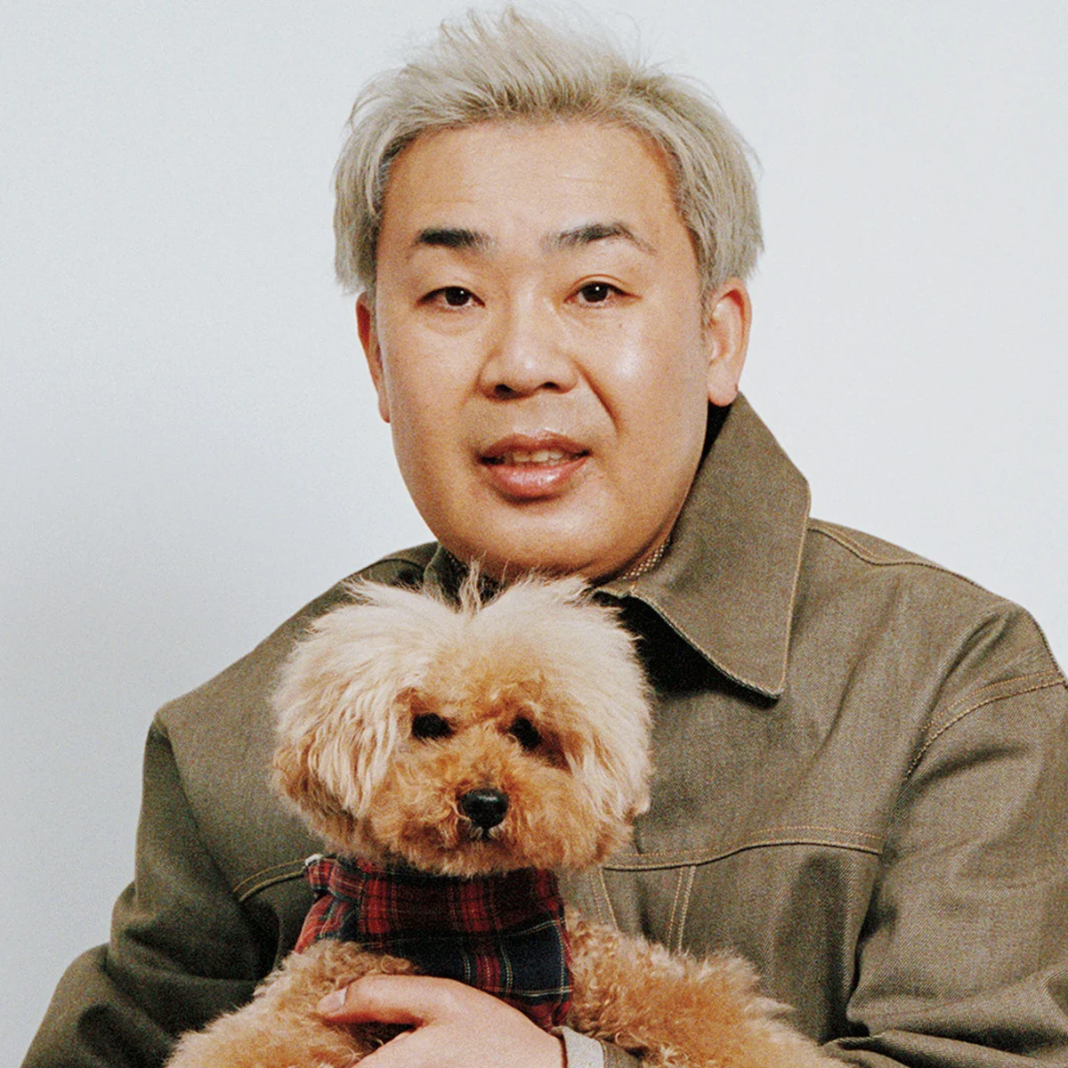 岩尾望と愛犬・つくし｜「この子よりかわいい生き物がほかにいるのか？」と思って帰宅しちゃう【犬を愛する男の肖像】