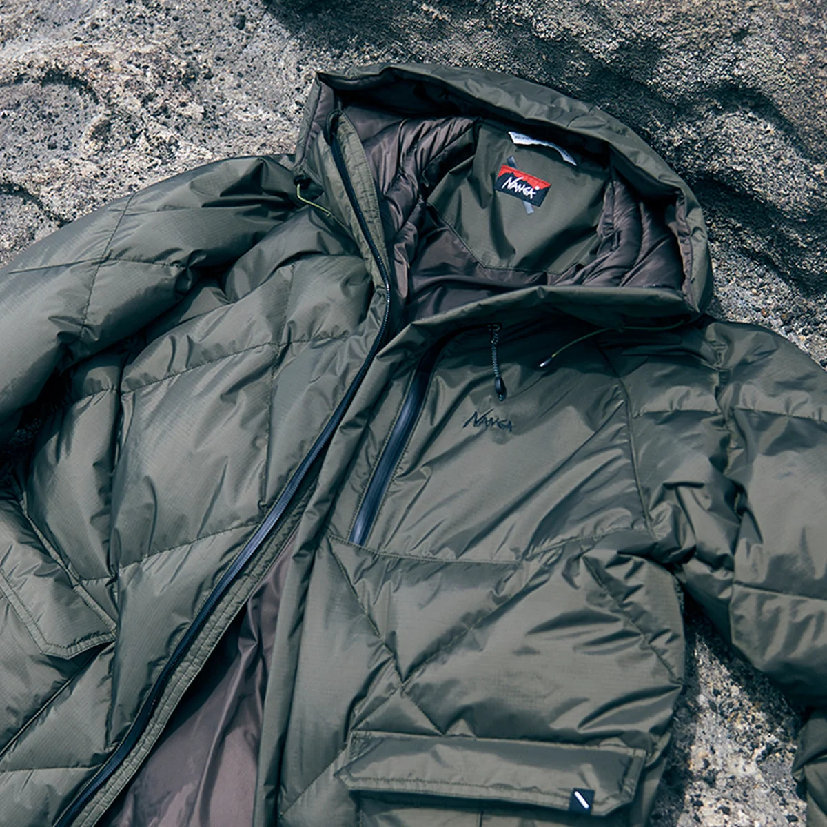 【差がつく大人の防水ダウン】「ナンガ」のサタデーズ NYC別注はダイヤキルトがいい感じ