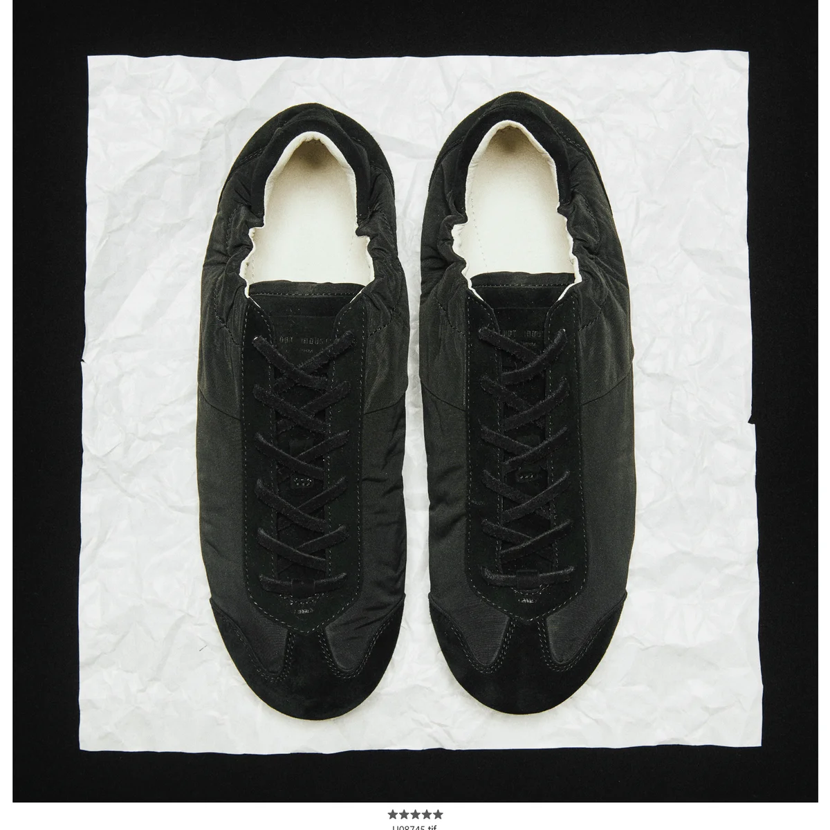 ビューティー＆ユース別注、トレンドの「薄底」シューズ入門にぴったりの黒スニーカー【大人がこのスニーカーを買う理由｜小澤匡行】