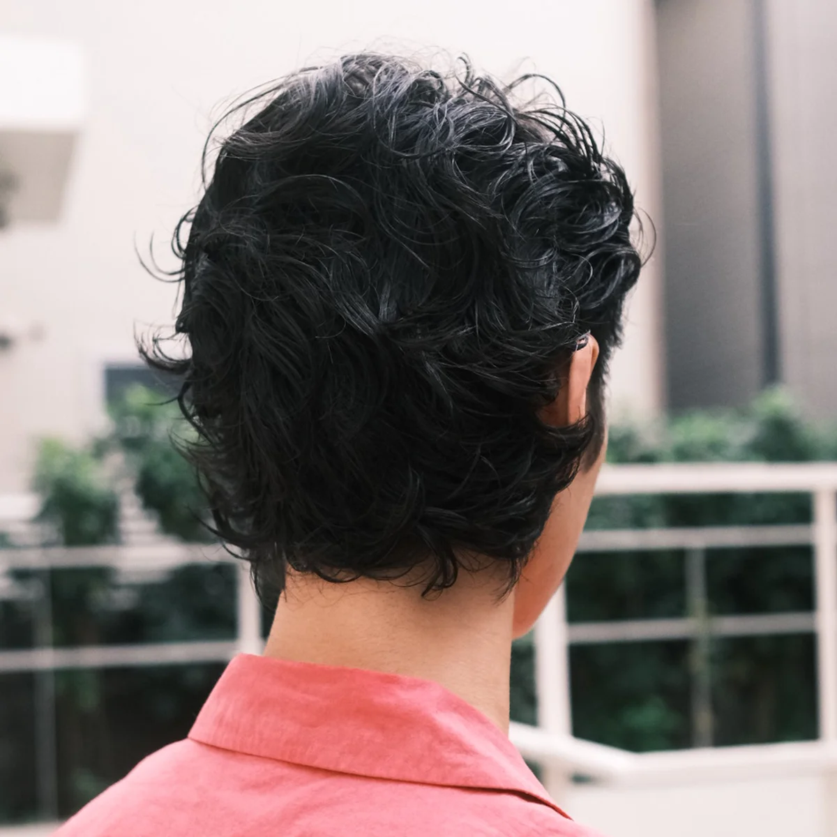 「パーマでくせ毛を扱いやすくする」