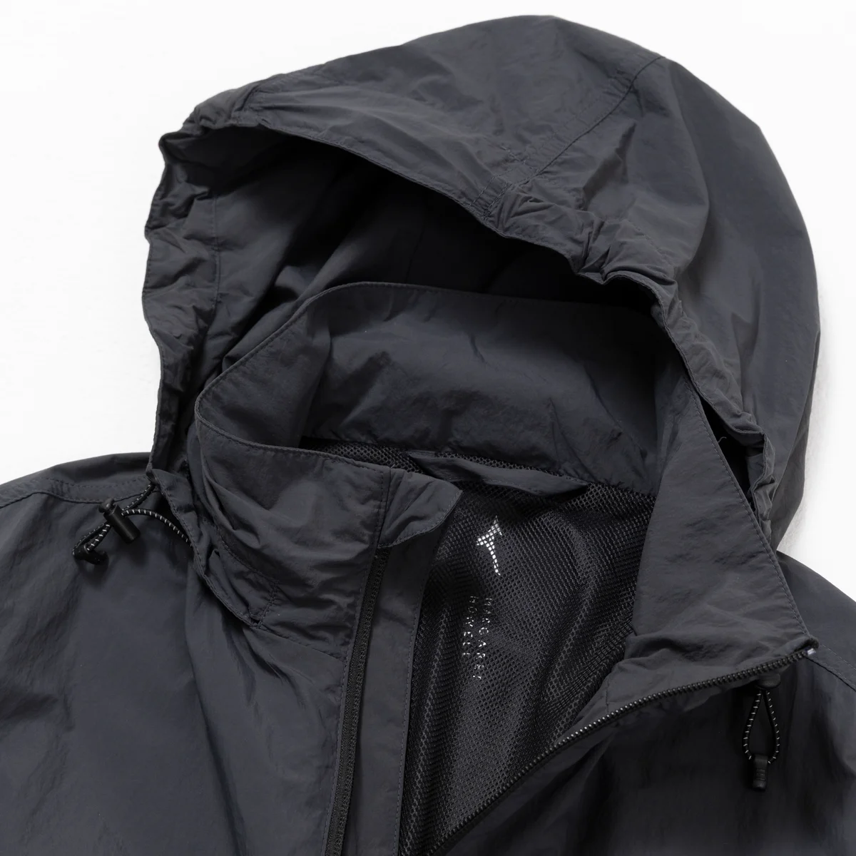 MIZUNO FOR MARGARET HOWELL｜タスランナイロンプルオーバー