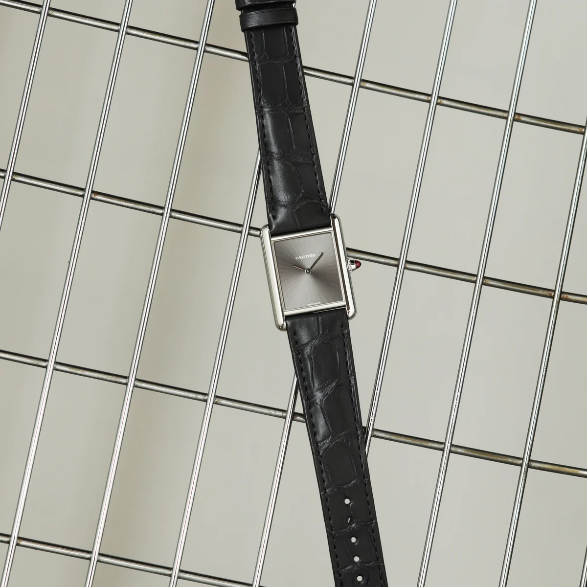 Cartierの「タンク ルイ カルティエ」