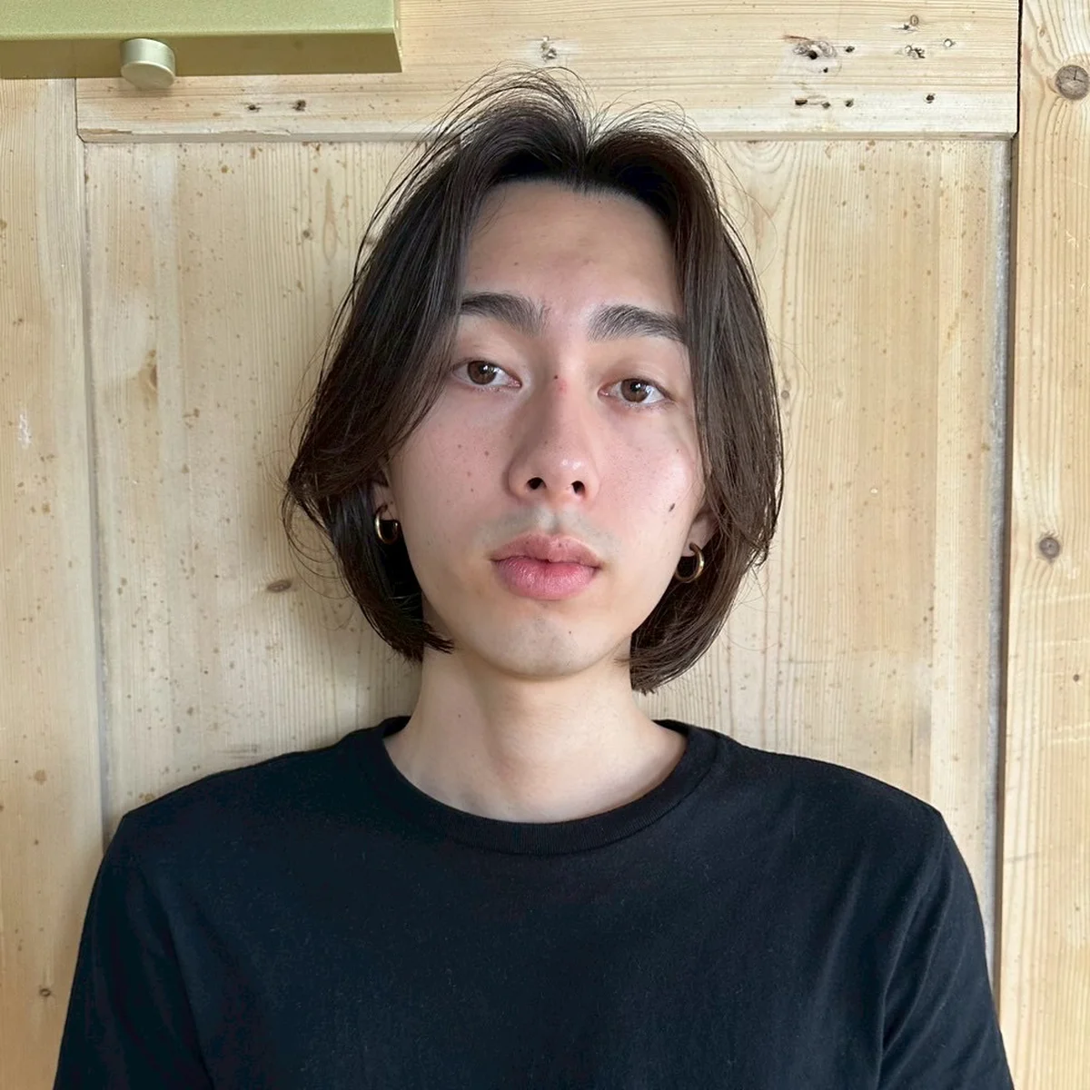 「襟足の重さでメリハリをつける」