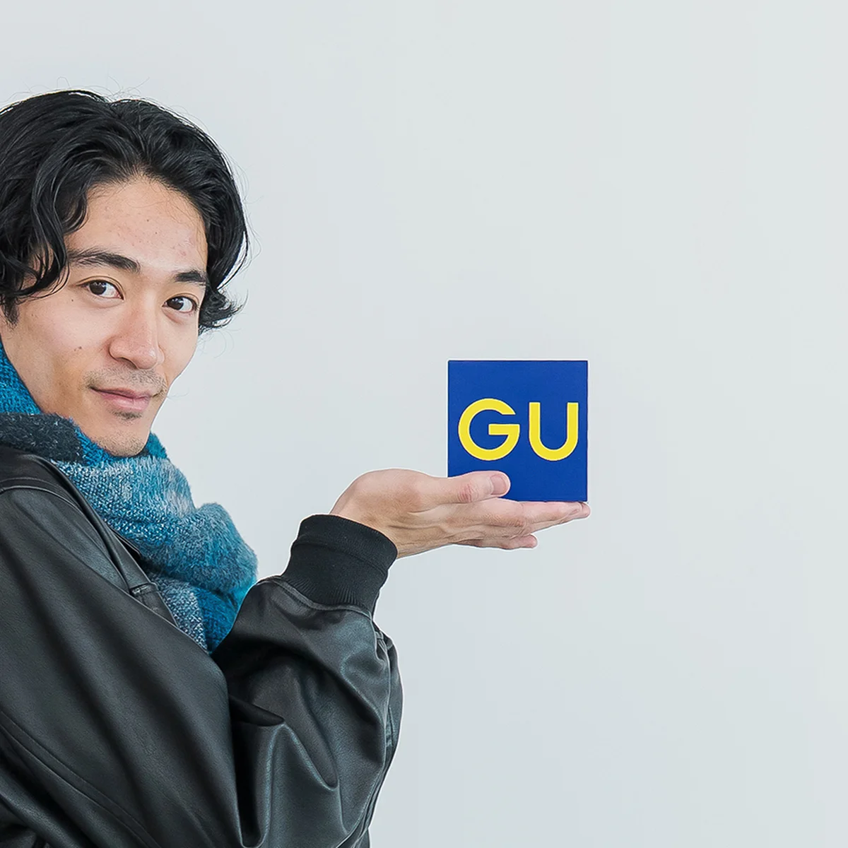 【大人のジーユー】「アンダーカバー」とのコラボ「UG」の黒アウター3型を全部着てみた！【秋冬最新試着ルポ後編｜10月24日発売】