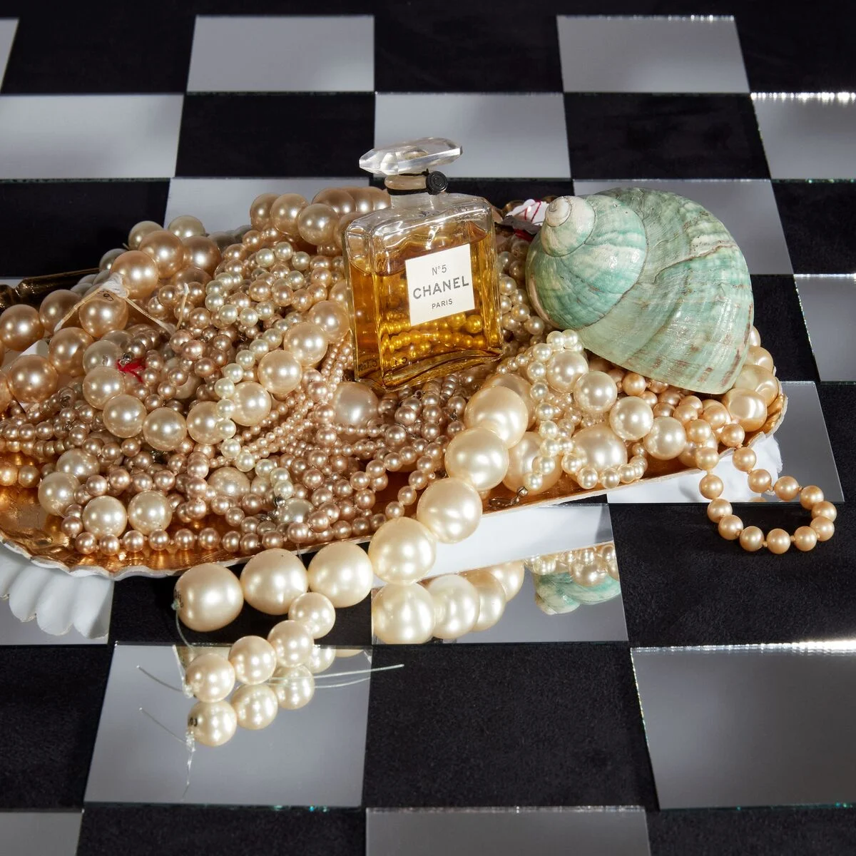 【シャネル】アメリカ人写真家ロー エスリッジの写真展をシャネル・ネクサス・ホールにて開催【2月25日～4月18日まで】