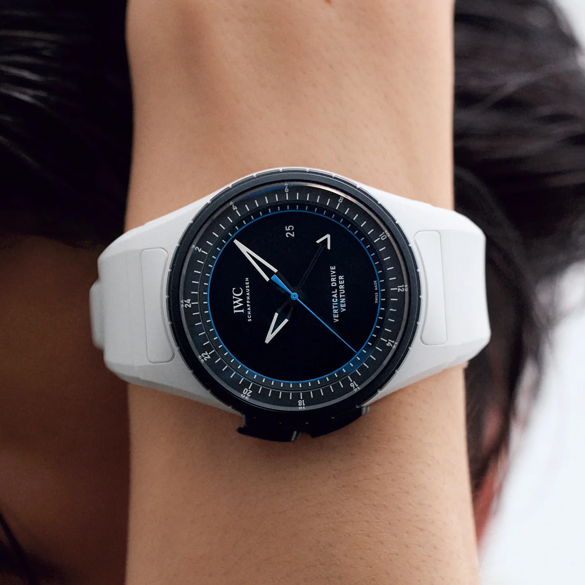 【IWC】宇宙での使用を想定された時計で、モノトーンの洗練を腕にも