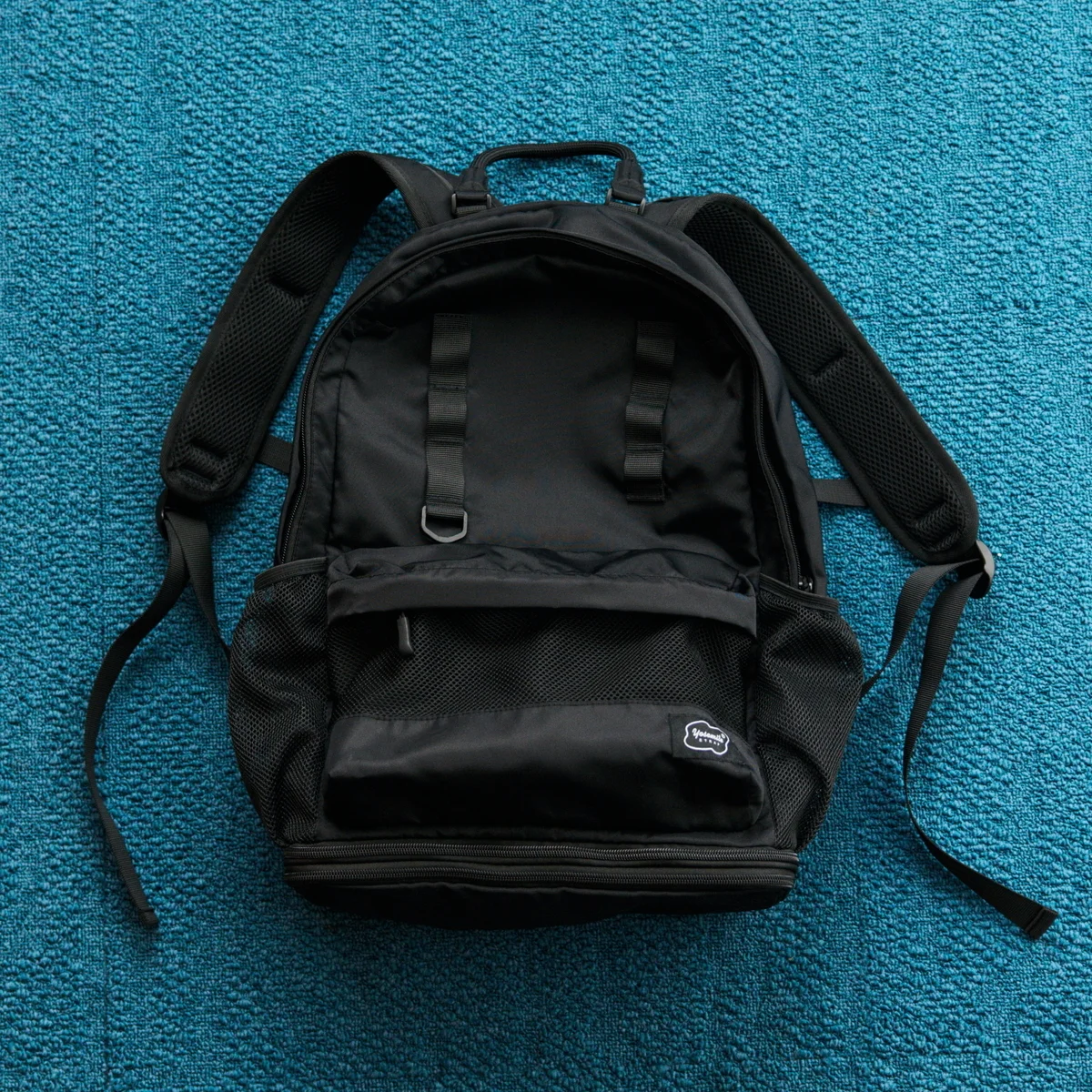 【大人の新定番黒バッグ】「ヨセミテ ストラップ」が作ったバックパック＆メッセンジャーバッグの機能性がすごい！