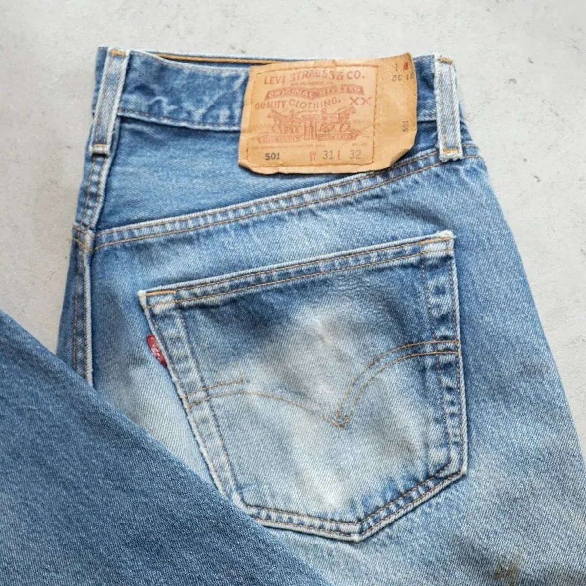 【おしゃれな大人の愛用リーバイス】501®のネオヴィンテージから、40インチの505黒デニムまで。買ってよかった3選