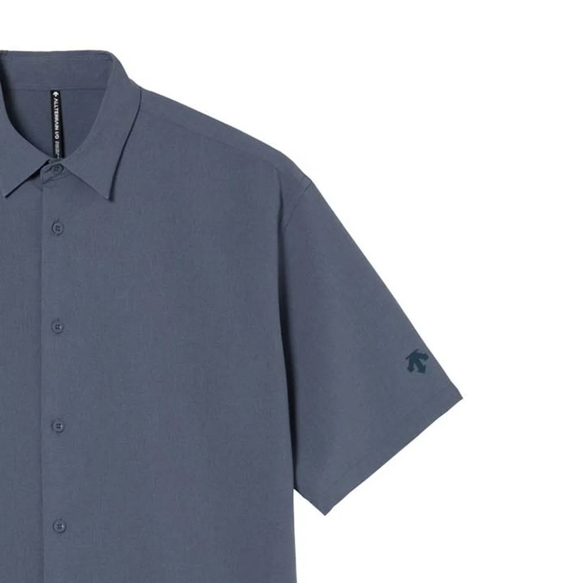 【差がつく大人のセットアップ】今買って真夏も快適。テック素材なのに上品見えするデサント オルテライン アイオーの「WOOL LIKE」