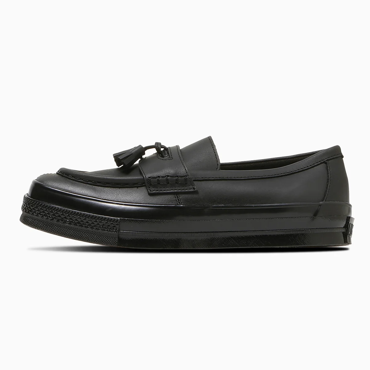 【大人が買うべきローファースニーカー】定番オールスターをベースにした「コンバース」の新作が優秀すぎる