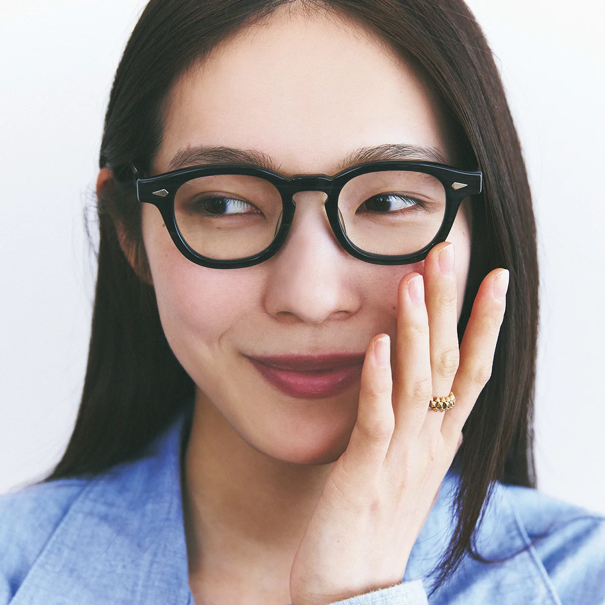 【在原みゆ紀の「手放せない」服】vol.8 JULIUS TART OPTICALのアイウェア