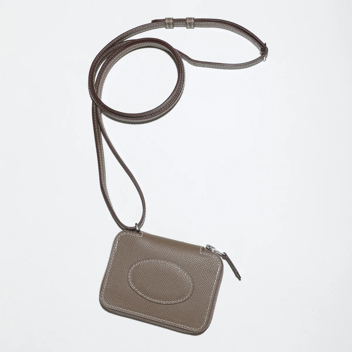 HERMÈSのマカロン コンパクト