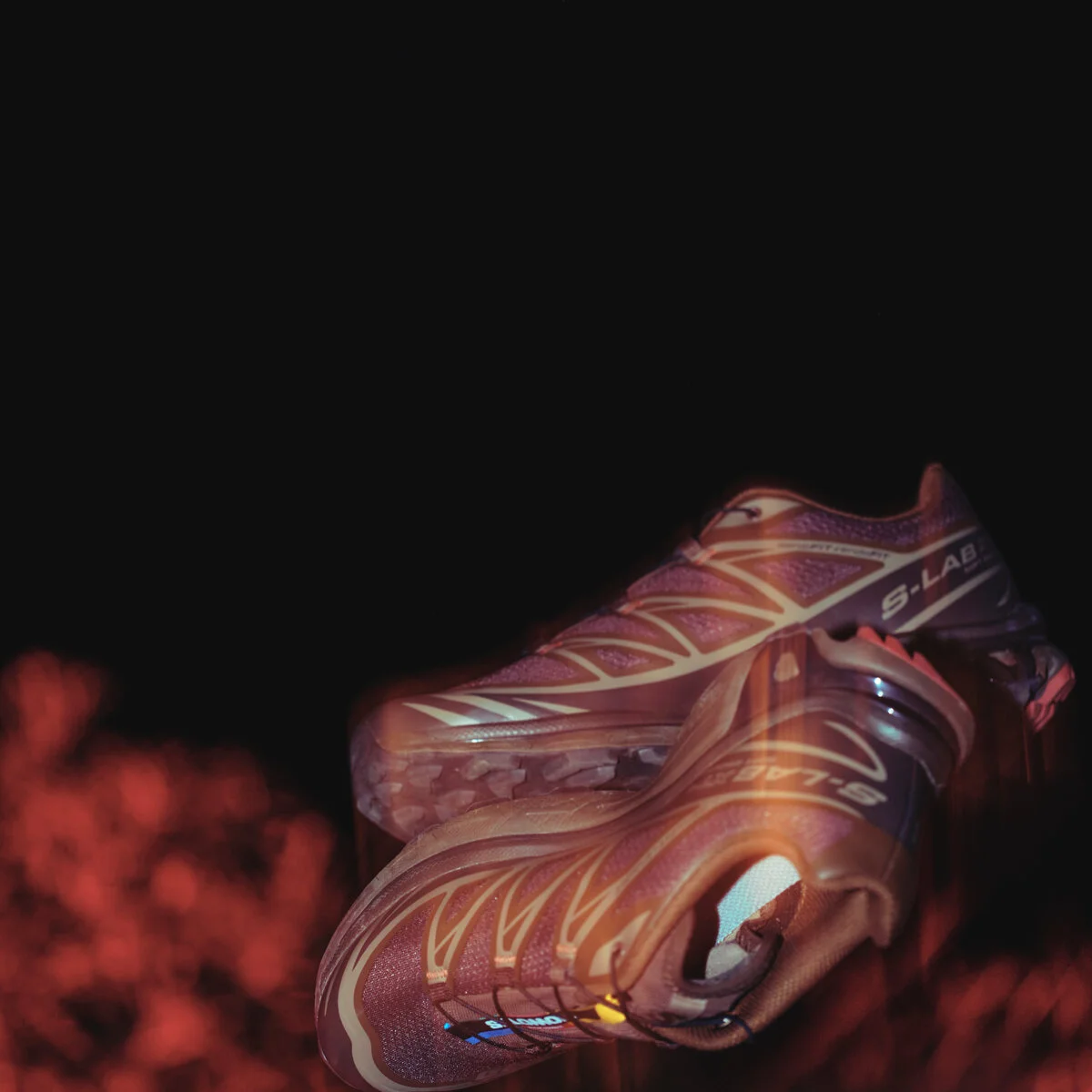 【差がつく大人の「サロモン」スニーカー】マグマカラーの「XT-6」。初の「ビューティー＆ユース」別注が買い！