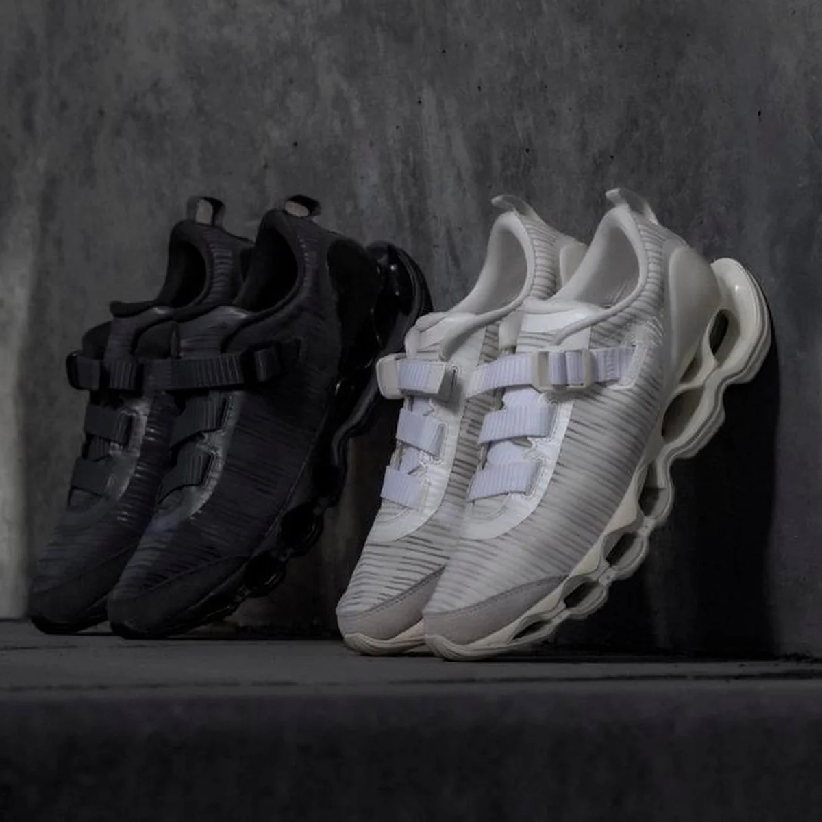 【大人のハイテクスニーカー】軽さも通気性もレベチ。春から夏にヘビロテ確実なミズノ「WAVE PROPHECY STRAP 2」