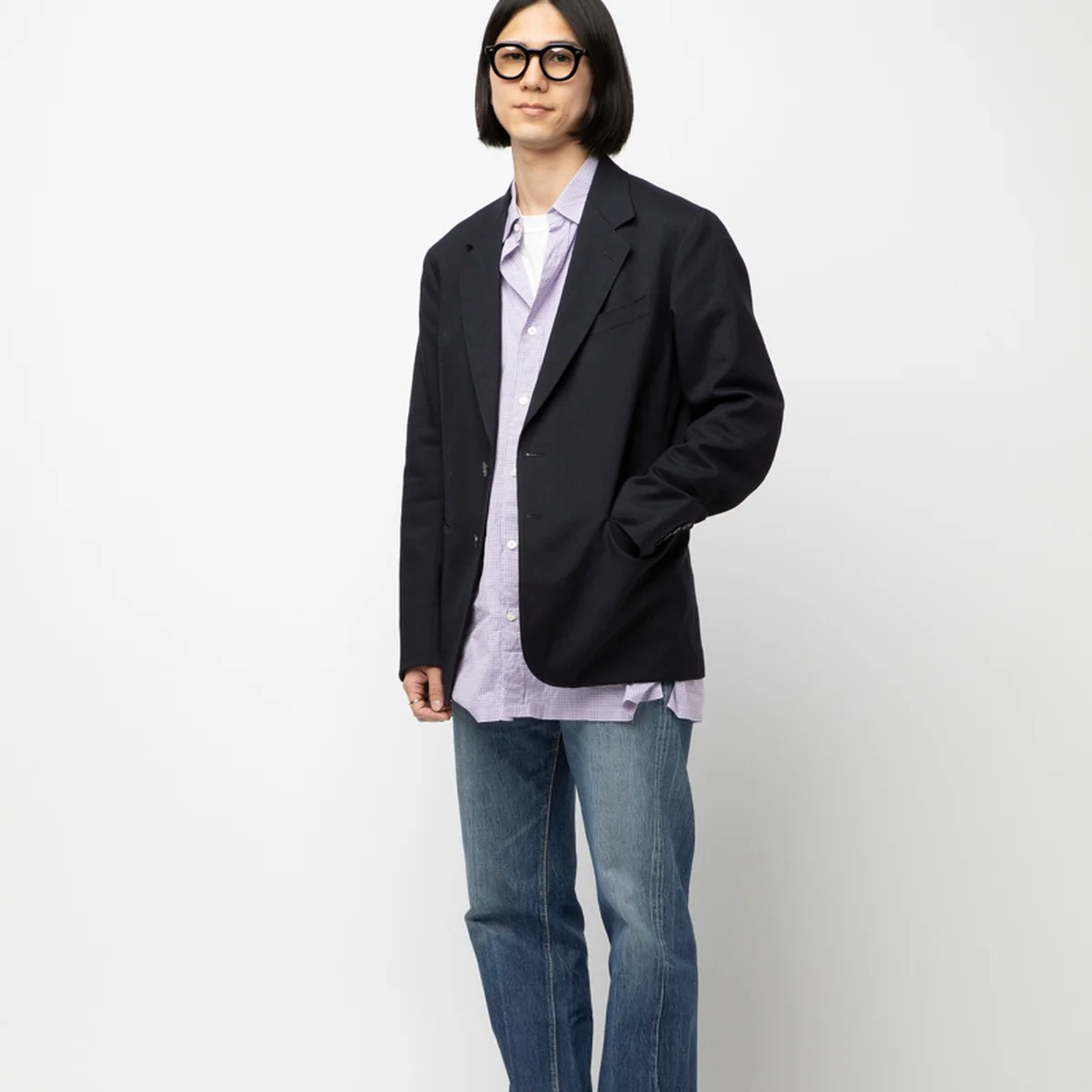 同系色コーディネートで叶える知的カジュアル