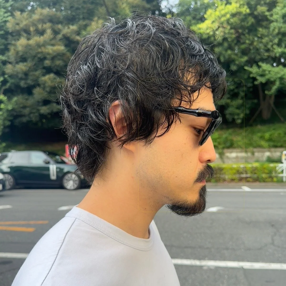 「サイドとバックはあえて重く残す」