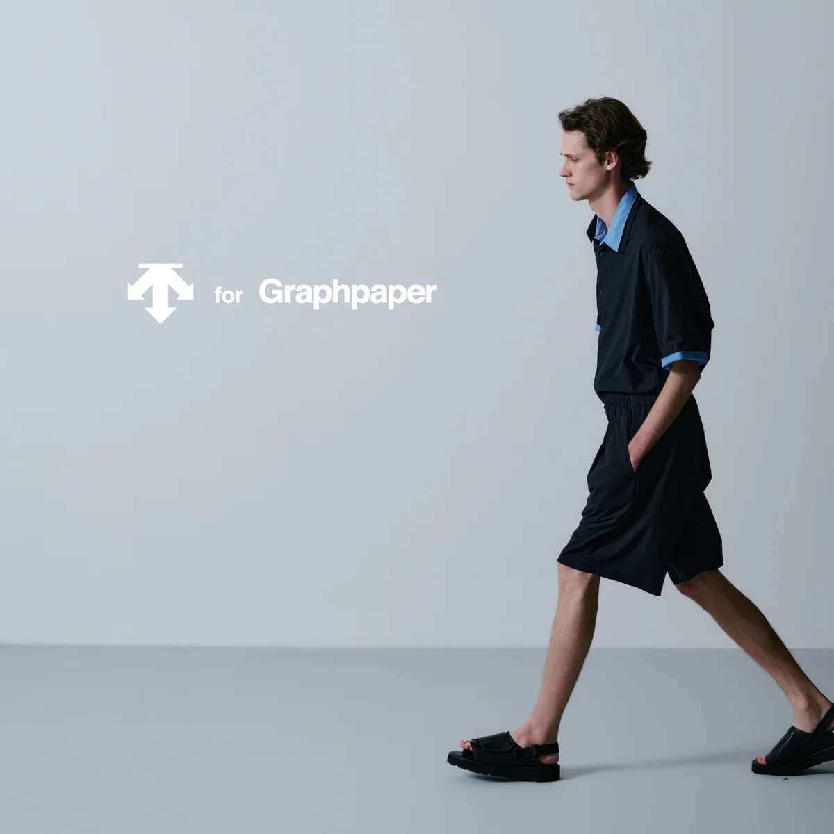 【大人が着るべき夏の黒服】軽くて着心地抜群。5月から真夏まで「デサント フォー グラフペーパー」のシャツ、パンツ、ショーツでいける！