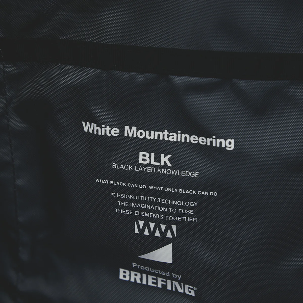 【差がつく大人のブリーフィング】完売必至。「ホワイトマウンテニアリング」との新作コラボバッグ全3型が3月21日発売